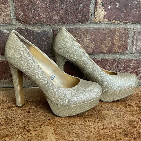 MOSSIMO Glitzy Gold Glitter 5" platform heels - Picture 1 of 8